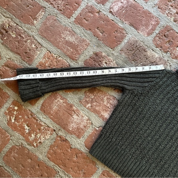 Free People Twisted Cable crop turtleneck sweater dark green gold metallic Small - Picture 4 of 16